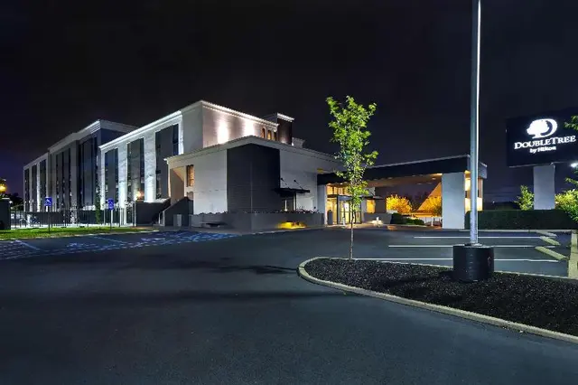 DoubleTree by Hilton St. Louis Airport