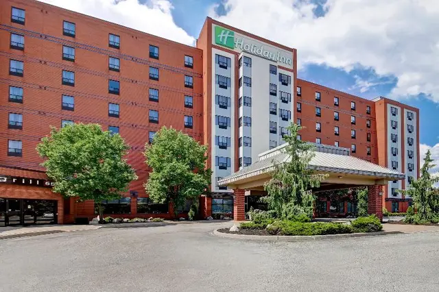 Holiday Inn & Suites Windsor (Ambassador Bridge)