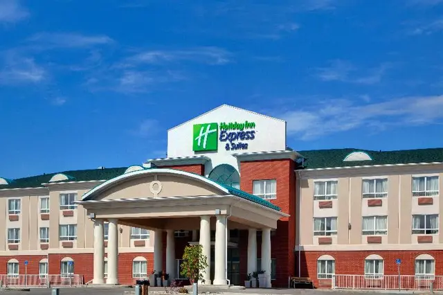 Holiday Inn Express and Suites Hinton