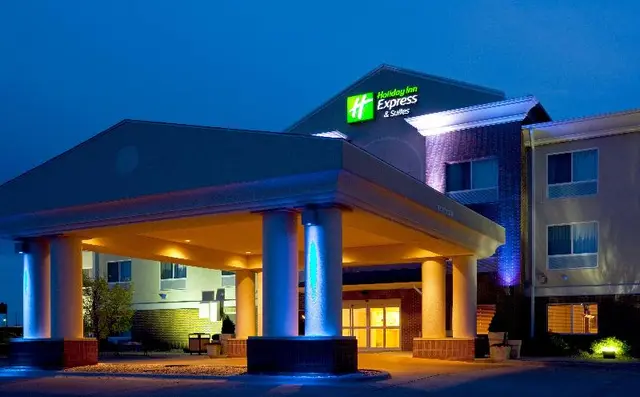 Holiday Inn Express and Suites Yankton