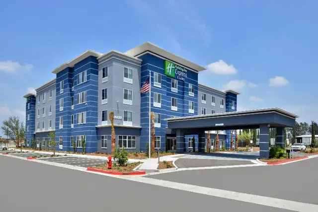 Holiday Inn Express and Suites Loma Linda San Bern