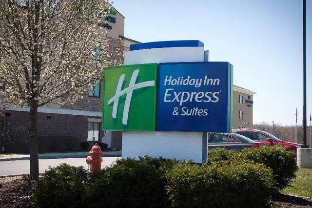 Holiday Inn Express Youngstown West Austintown