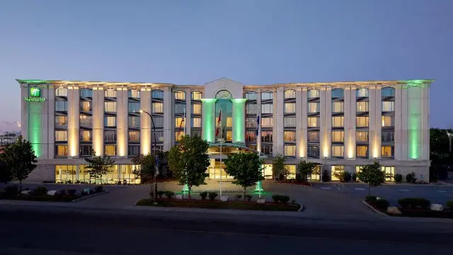 Holiday Inn Hotel and Suites Montreal Airport