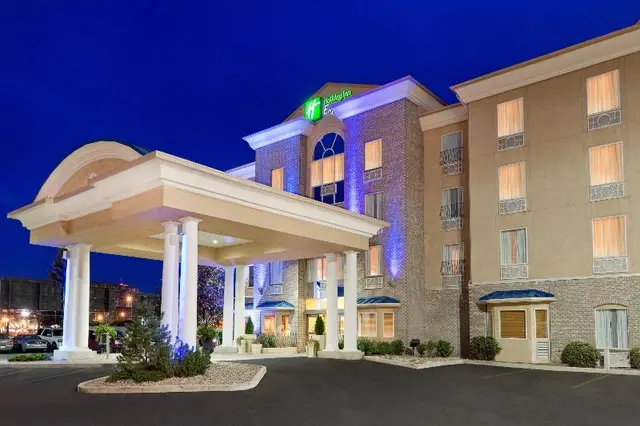 Holiday Inn Express and Suites Saskatoon