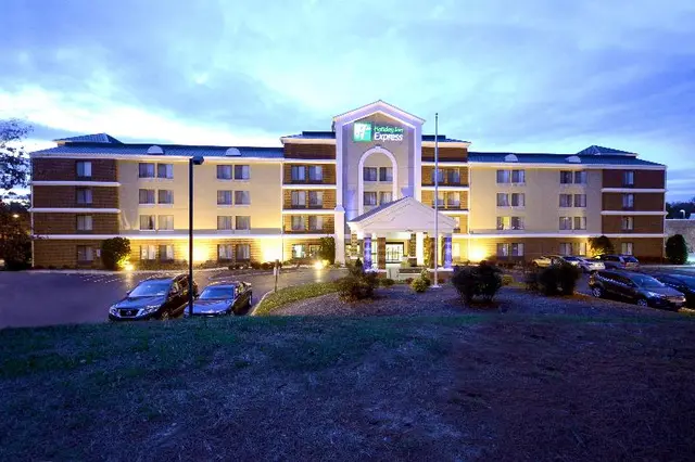 Holiday Inn Express Richmond I 64 Short Pump Area