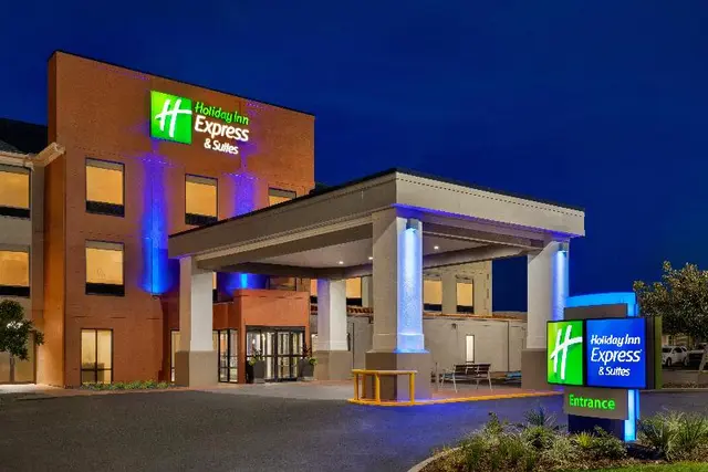 Holiday Inn Express & Suites Opelousas