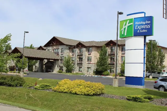 Holiday Inn Express and Suites Cheney
