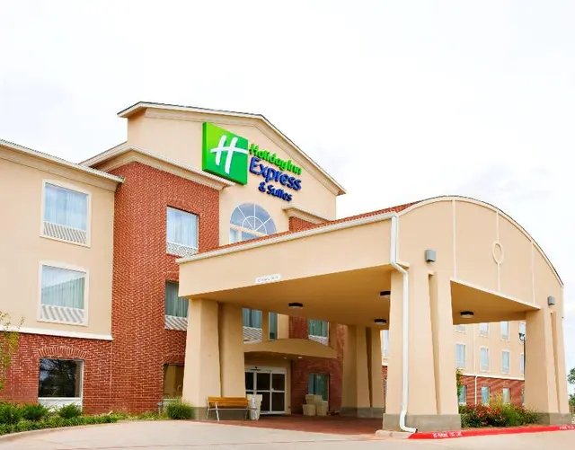 Holiday Inn Express & Suites Shamrock North By IHG