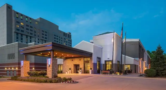 Holiday Inn Express & Suites Springfield IHG hotel