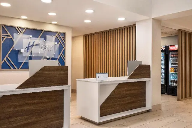 Holiday Inn Express Syracuse Airport