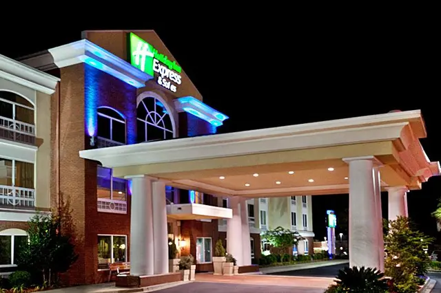 Holiday Inn Express & Suites Sumter By IHG