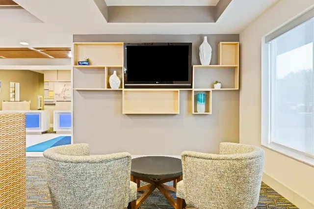 Holiday Inn Express Suites Tavares - Leesburg IHG
