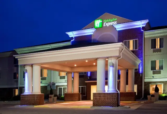 Holiday Inn Express & Suites Vermillion By IHG