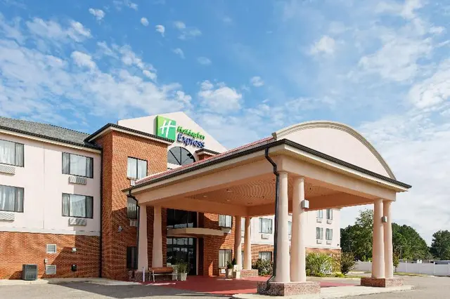 Holiday Inn Express and Suites Sylacauga