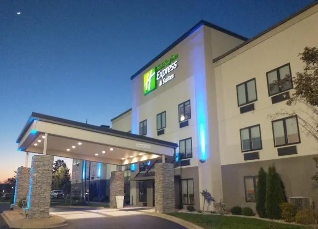 Holiday Inn Express & Suites Madison By IHG