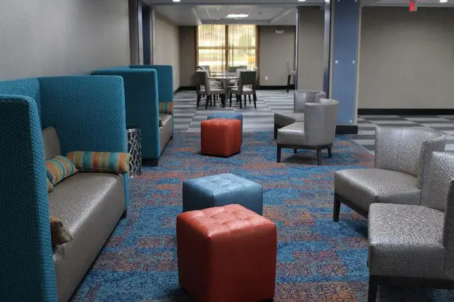 Holiday Inn Express and Suites Shawnee Kansas City