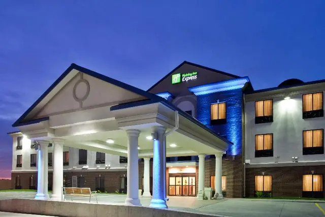 Holiday Inn Express & Suites Mcpherson By IHG