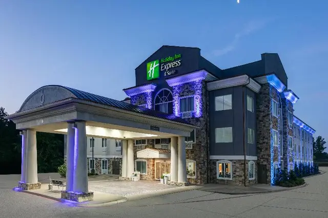Holiday Inn Express & Suites Marshall By IHG