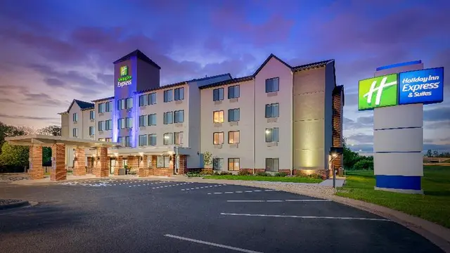 Holiday Inn Express and Suites Coon Rapids Blaine