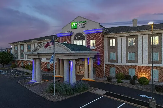 Holiday Inn Express & Suites Chambersburg By IHG