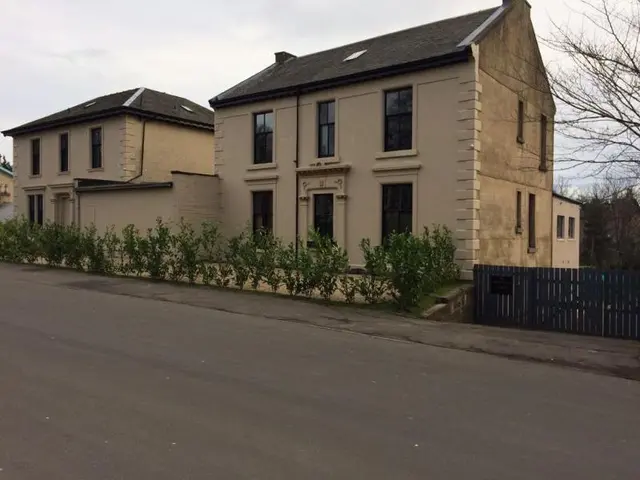 Crosshill Hotel