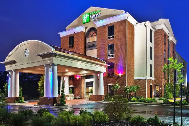 Holiday Inn Express and Suites Atlanta Cumming