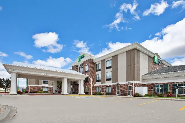 Holiday Inn Express and Suites Buffalo