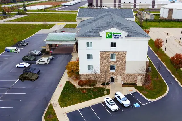 Holiday Inn Express Chicago NorthWaukeganGurnee