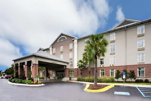 Holiday Inn Express and Suites Charleston Ashley P