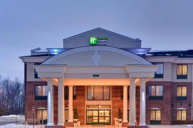 Holiday Inn Express & Suites Detroit-Novi