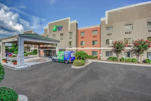 Holiday Inn Express & Suites Greenville Airport