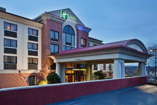 Holiday Inn Express & Suites Greenville-Downtown