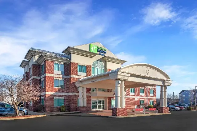 Holiday Inn Express Louisville SouthHillview