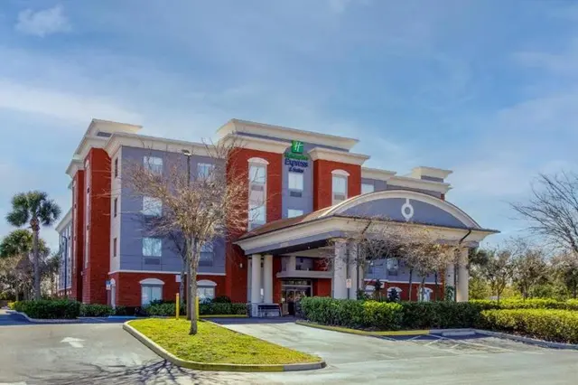 Holiday Inn Express and Suites Orlando Ocoee East