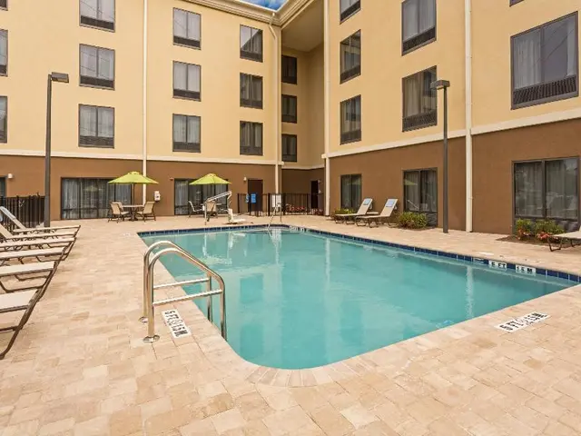 Holiday Inn Express Suites Orlando East-Ucf Area