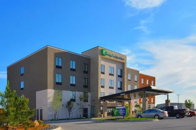 Holiday Inn Express Oklahoma City Mid Arpt Area