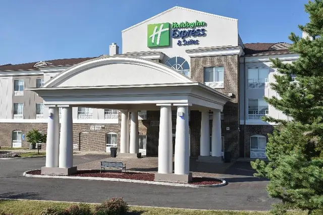 Holiday Inn Express and Suites Richwood Cincinnati