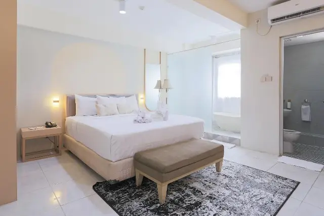 Gunawangsa Manyar Hotel