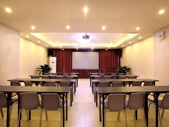 GreenTree Inn YaLongWan YingBin Ave JiYang