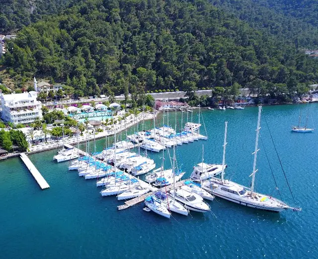 Yacht Classic Hotel