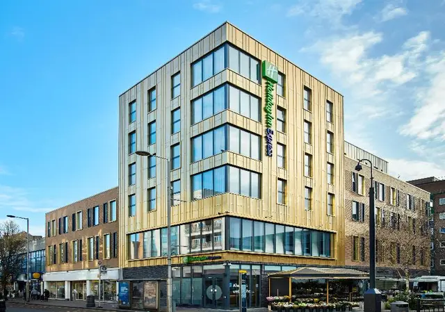 Holiday Inn Express London Ealing