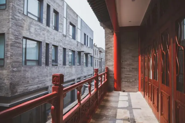 Yiting Zhenshe (Tian'an men Square)