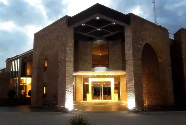 San Miguel Plaza Hotel by MH