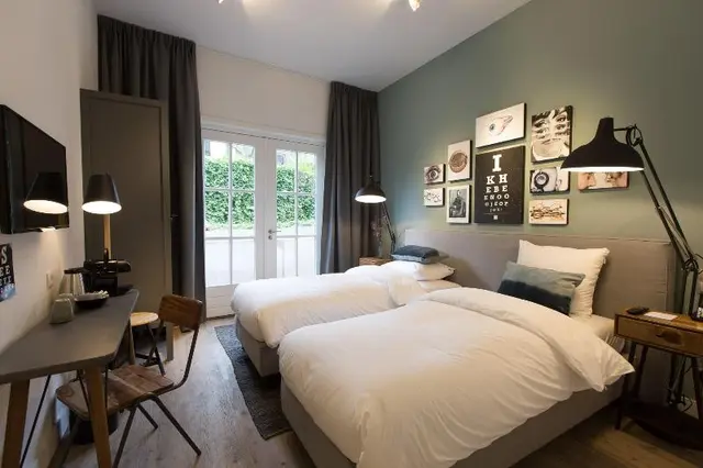 Eye Hotel