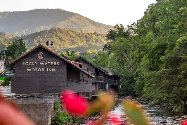Historic Rocky Waters Inn, A Small Luxury Hotel