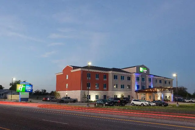 Holiday Inn Express Suites Gatesville N Ft Hood
