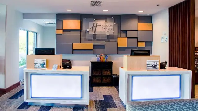 Holiday Inn Express & Suites Danville By IHG