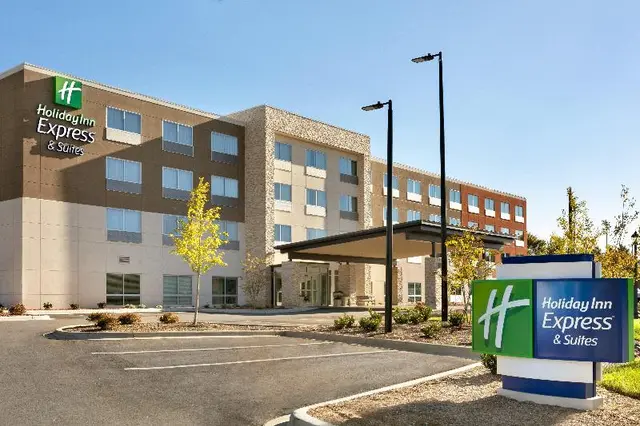 Holiday Inn Express Suites Salisbury