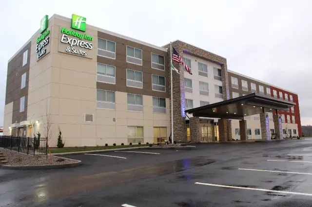 Holiday Inn Express & Suites Marietta By IHG
