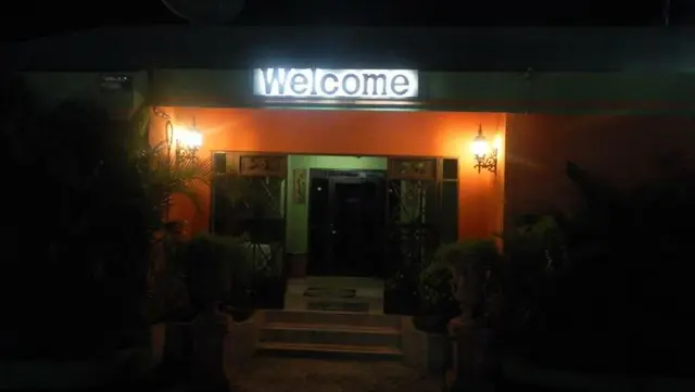 La Maison Hotel